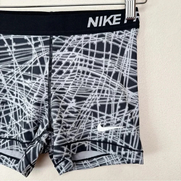 Nike Pro Womens  Small Cool Tracer Spandex Athletic Short - Picture 4 of 11